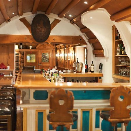 แอตลาส แกรนด์ โฮเต็ล Hotel การ์มิช-พาร์เทนเคียร์เชน ร้านอาหาร รูปภาพ