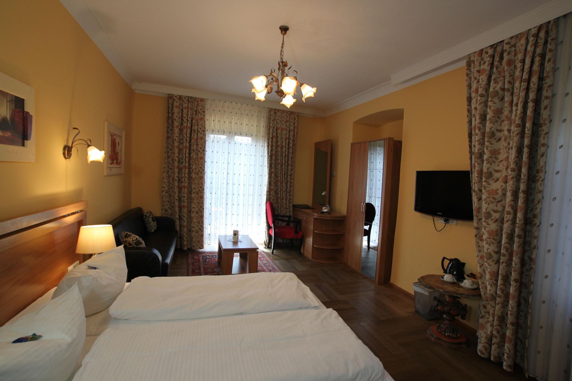 แอตลาส แกรนด์ โฮเต็ล Hotel การ์มิช-พาร์เทนเคียร์เชน ภายนอก รูปภาพ